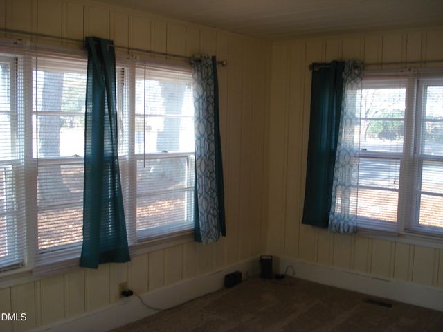 202 N Wayne Avenue, Dunn, NC 28334