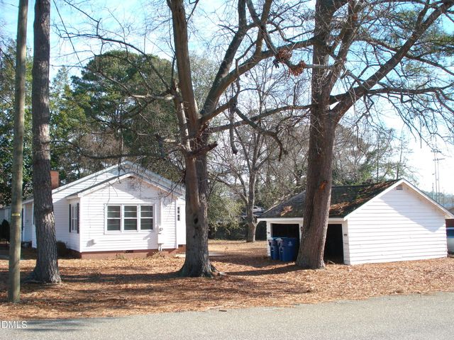 202 N Wayne Avenue, Dunn, NC 28334