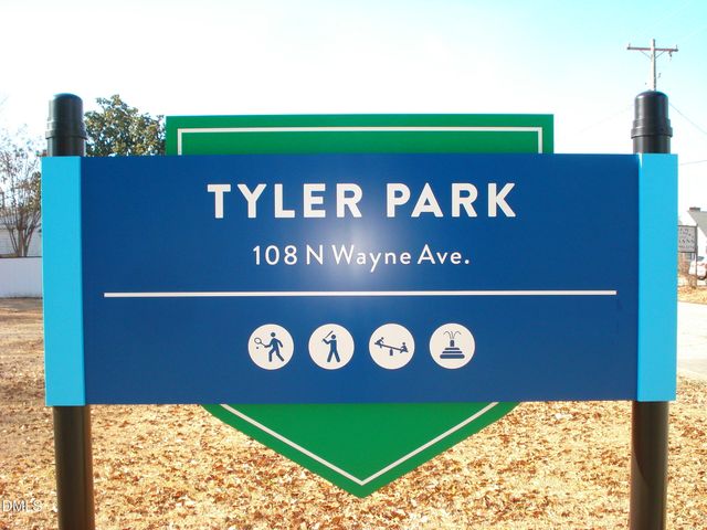 202 N Wayne Avenue, Dunn, NC 28334