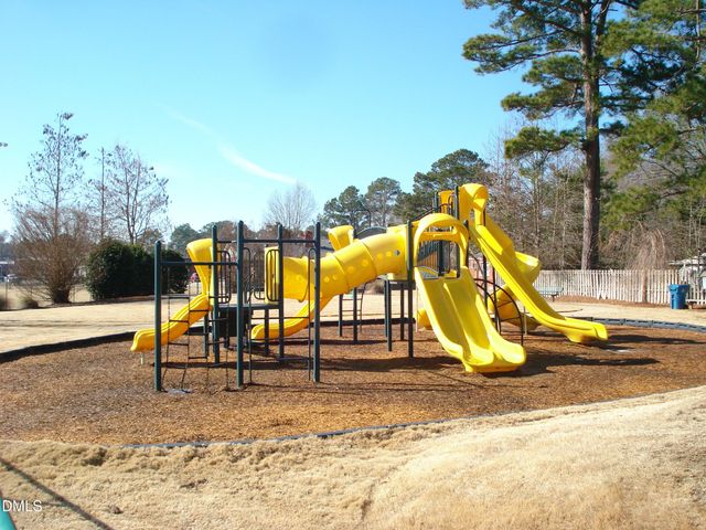 202 N Wayne Avenue, Dunn, NC 28334