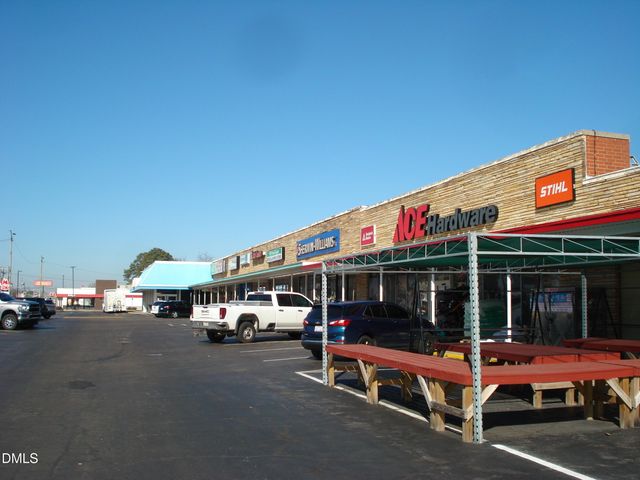 202 N Wayne Avenue, Dunn, NC 28334