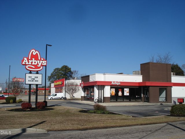 202 N Wayne Avenue, Dunn, NC 28334