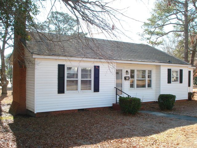 202 N Wayne Avenue, Dunn, NC 28334