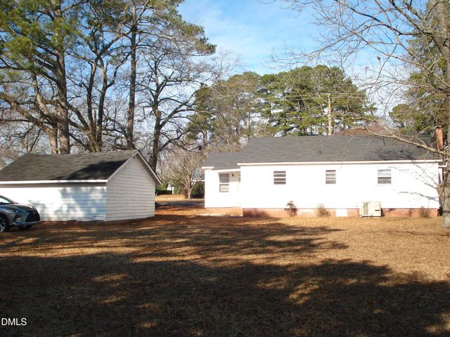 202 N Wayne Avenue, Dunn, NC 28334