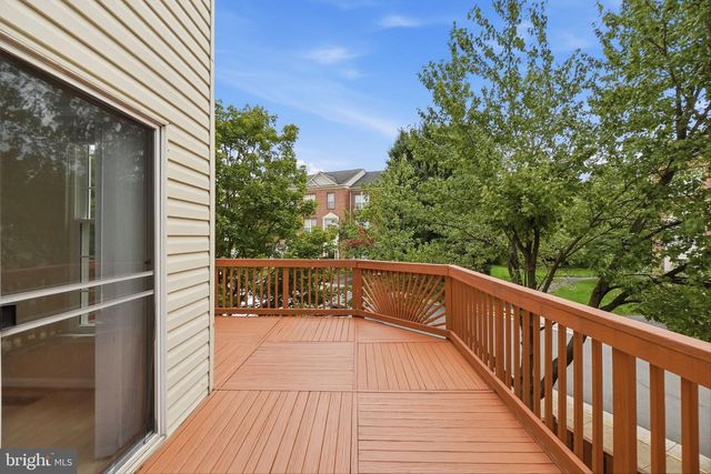 13135 PARK CRESCENT CIR, Herndon, VA 20171