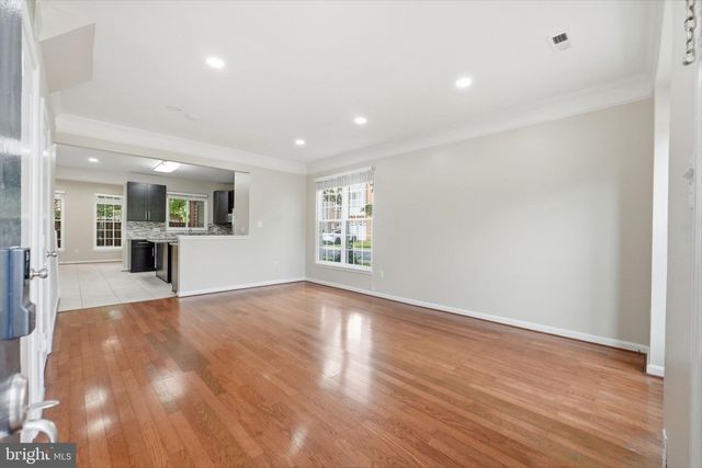 13135 PARK CRESCENT CIR, Herndon, VA 20171