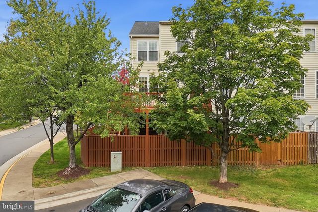 13135 PARK CRESCENT CIR, Herndon, VA 20171