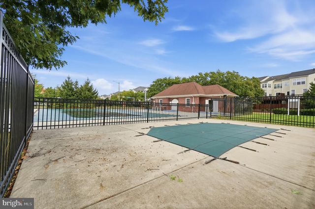 13135 PARK CRESCENT CIR, Herndon, VA 20171