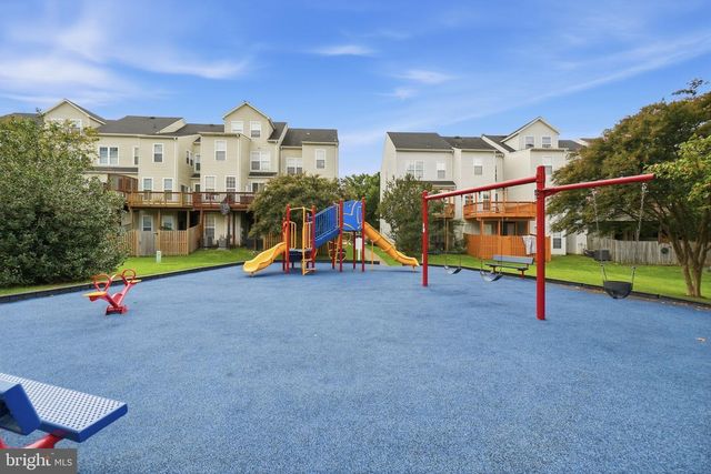 13135 PARK CRESCENT CIR, Herndon, VA 20171