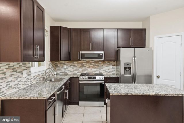 13135 PARK CRESCENT CIR, Herndon, VA 20171