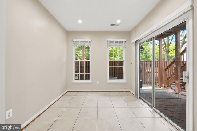 13135 PARK CRESCENT CIR, Herndon, VA 20171