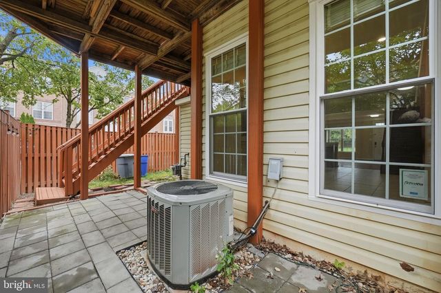 13135 PARK CRESCENT CIR, Herndon, VA 20171