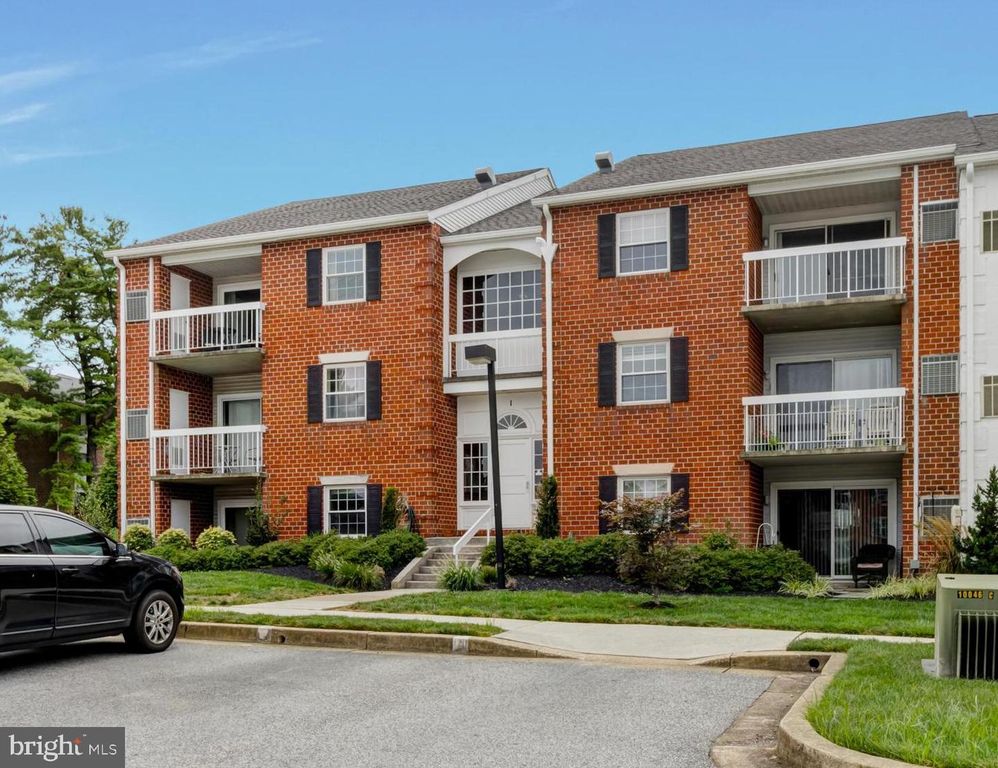 1 BELMULLET CT #301, Lutherville Timonium, MD 21093
