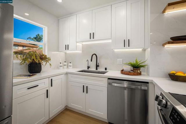 33652 4Th St, Union City, CA 94587