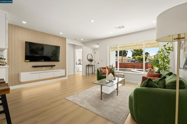 33652 4Th St, Union City, CA 94587