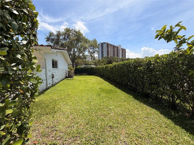11445 N Bayshore Dr, North Miami, FL 33181
