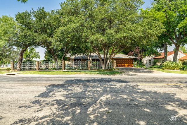 1703 Christoval Road, San Angelo, TX 76903