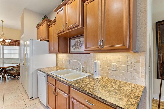 392 MOTORCOACH DRIVE S, Polk City, FL 33868