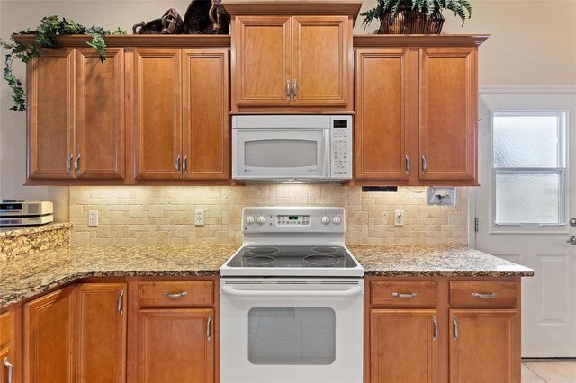 392 MOTORCOACH DRIVE S, Polk City, FL 33868