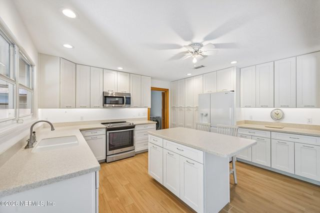 2402 SANDY RUN Drive W, Middleburg, FL 32068