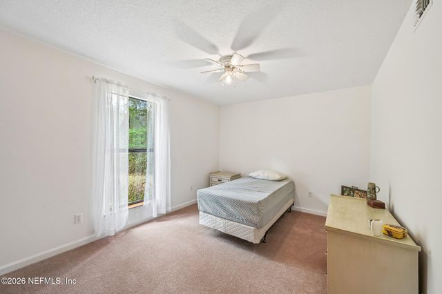 2402 SANDY RUN Drive W, Middleburg, FL 32068