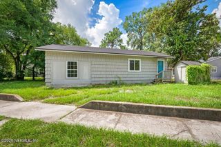 9742 HIGHLAND Avenue N, Jacksonville, FL 32208