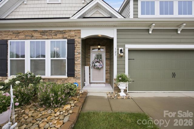 123 Cup Chase Drive, Mooresville, NC 28115