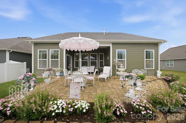 123 Cup Chase Drive, Mooresville, NC 28115
