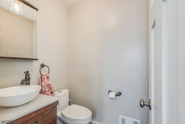 108 Marilyn Dr, Mansfield Twp., NJ 07840