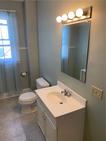 501 Spring Street 1, Newport, RI 02840