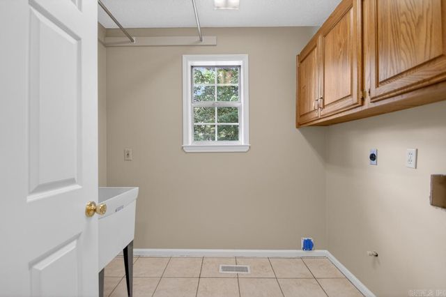 5 Plantation Acres Drive, Little Rock, AR 72210