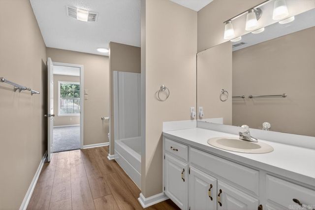 5 Plantation Acres Drive, Little Rock, AR 72210