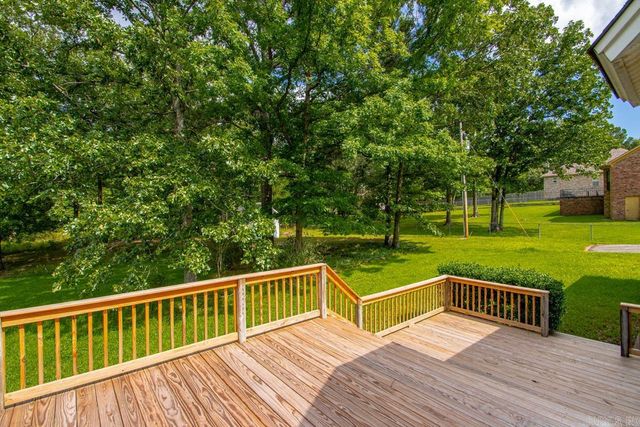 5 Plantation Acres Drive, Little Rock, AR 72210