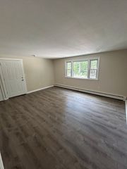31 Joyce St 2, Webster, MA 01570
