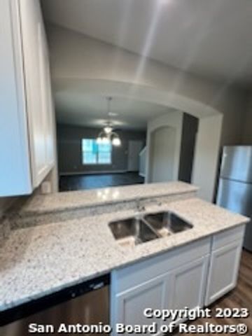 2031 Silver Oaks, San Antonio, TX 78213