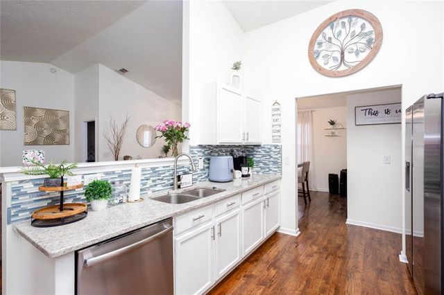 31 Abbey Lane, Cartersville, GA 30120