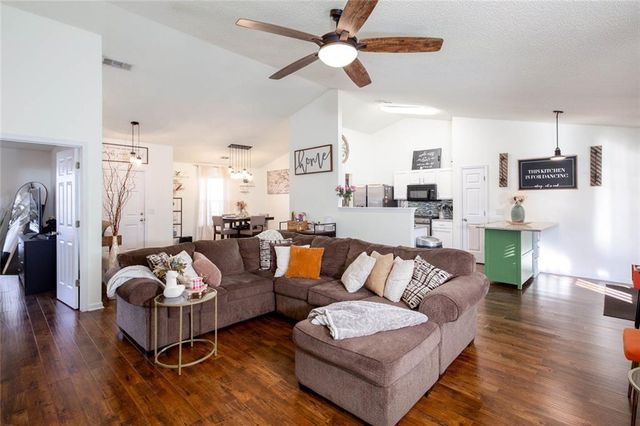 31 Abbey Lane, Cartersville, GA 30120