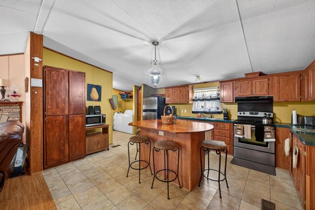 63 Cactus Hill, Barnwell, SC 29812