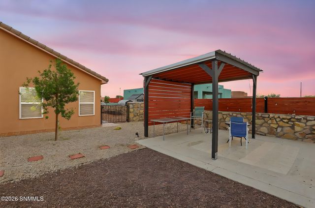 4282 Calle De Estrellas, Las Cruces, NM 88012