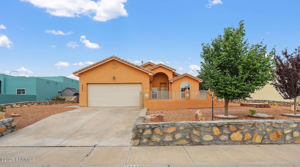 4282 Calle De Estrellas, Las Cruces, NM 88012