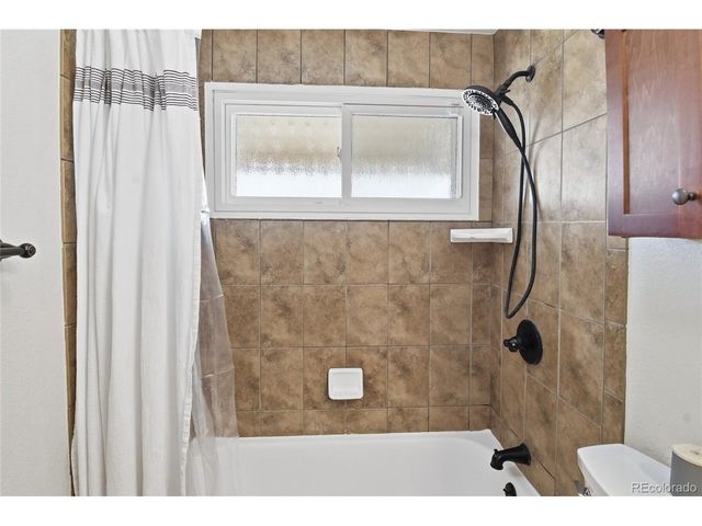 923 Geneva St, Aurora, CO 80010