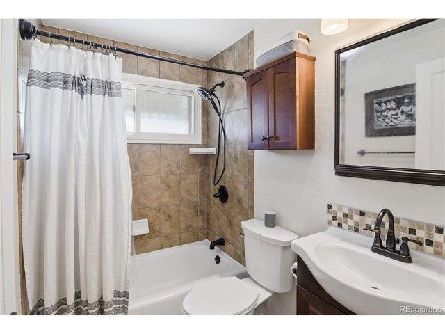 923 Geneva St, Aurora, CO 80010