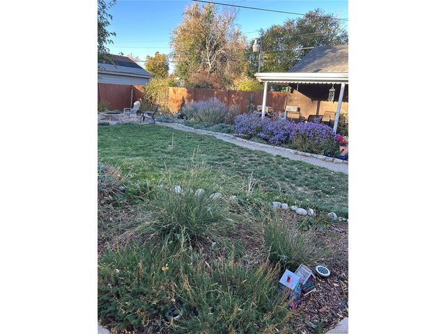 923 Geneva St, Aurora, CO 80010