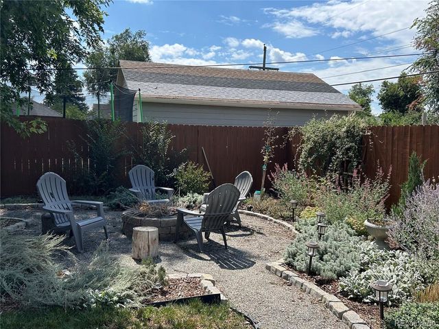 923 Geneva St, Aurora, CO 80010