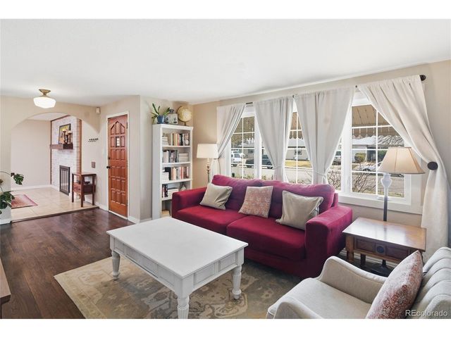 923 Geneva St, Aurora, CO 80010