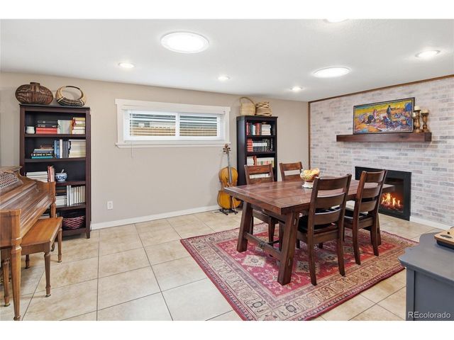 923 Geneva St, Aurora, CO 80010