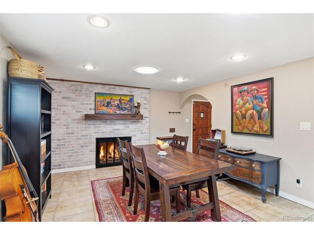 923 Geneva St, Aurora, CO 80010