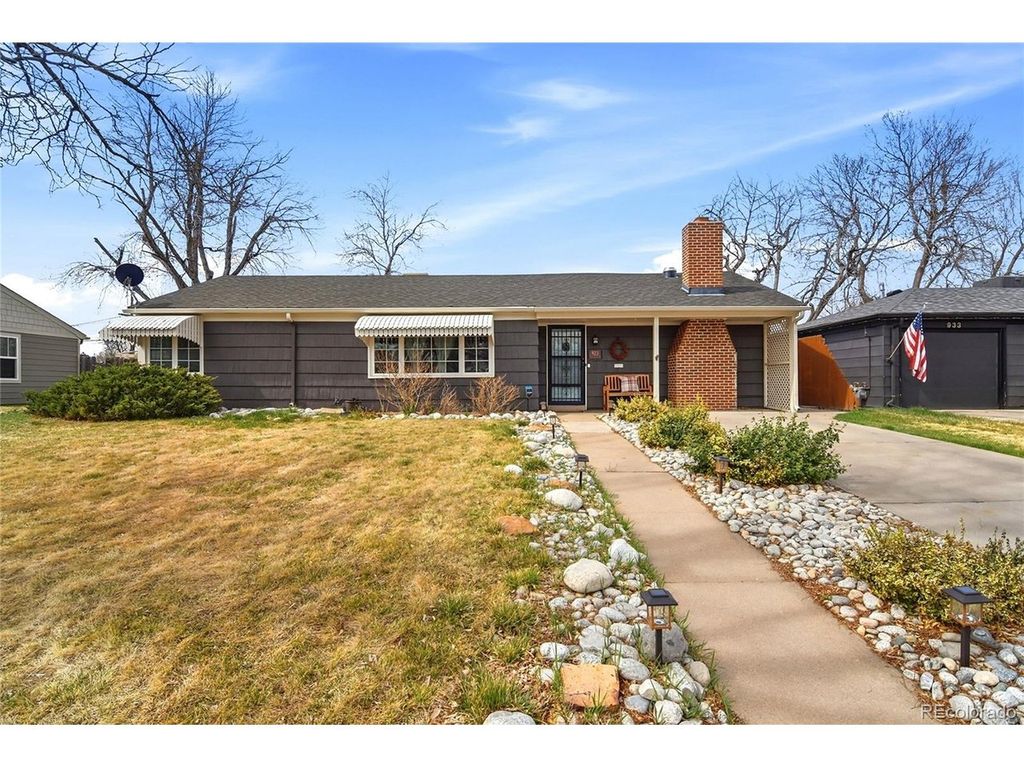 923 Geneva St, Aurora, CO 80010