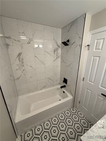 307 Grandview Avenue, Tonawanda, NY 14223