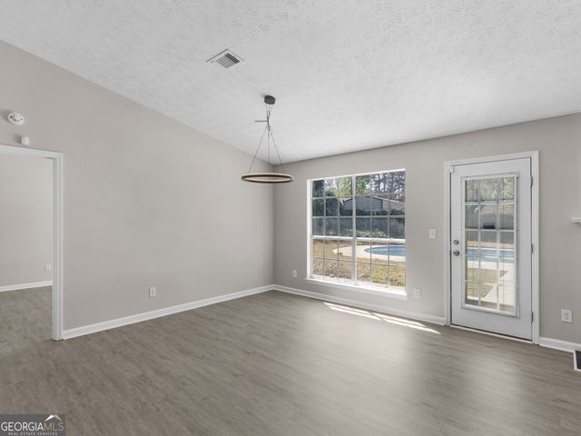 1329 Birdsong Lane, Hampton, GA 30228